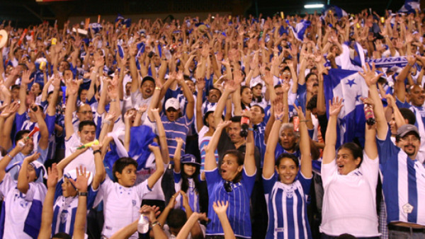 VIDEO: Hondureños envían saludos a lo cubano