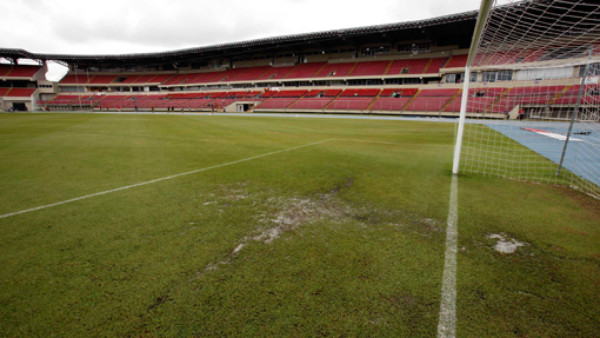 Estadio Rommel Fernández no luce su mejor estado