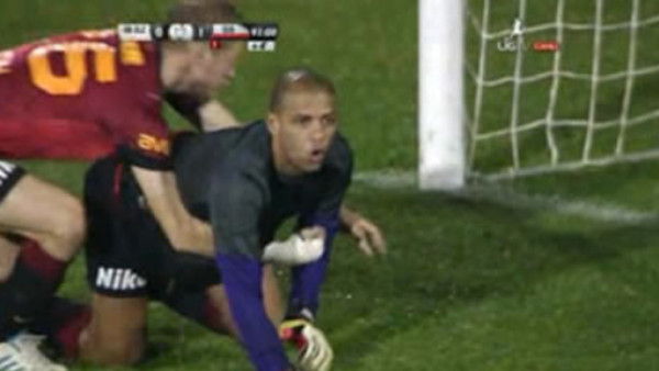 VIDEO: Mediocampista Felipe Melo tapó un penal al minuto 93