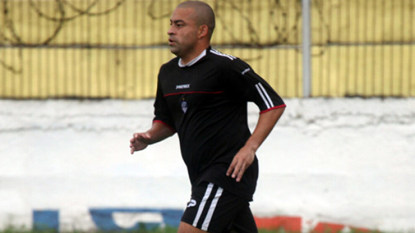 Colombiano Andrés Copete descarta regresar al Victoria