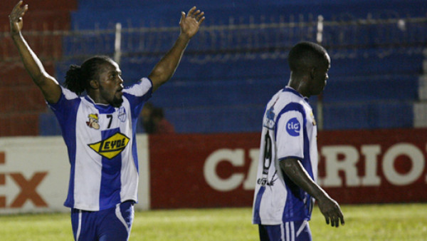 Victoria hunde al Motagua