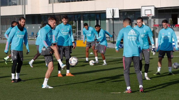 Zidane se la juega: La alineación del Real Madrid para enfrentar al Sevilla y evitar la crisis total