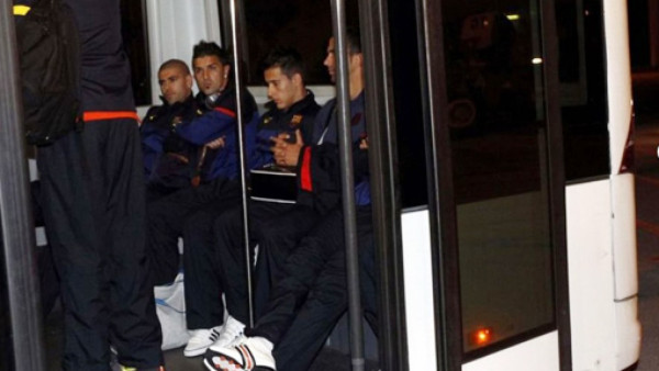 Barcelona regresa abatido tras la humillación en Múnich