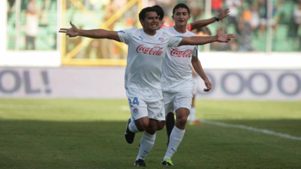 Olimpia clasifica a semifinales sufriendo