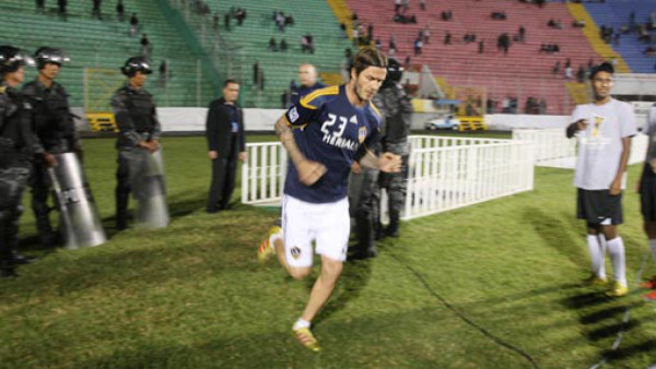 Beckham enloquece a fans en Honduras