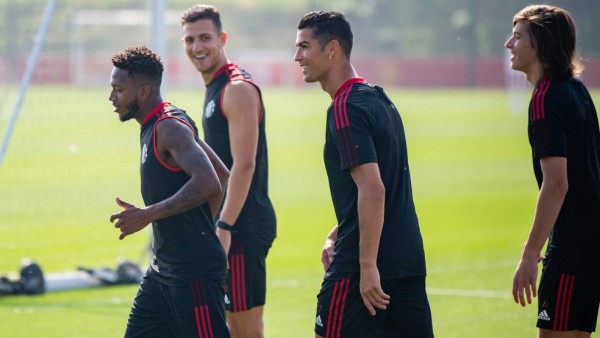 Imponente llegada y charla con el DT: Así fue el primer entrenamiento de Cristiano Ronaldo con el United&nbsp;&nbsp;