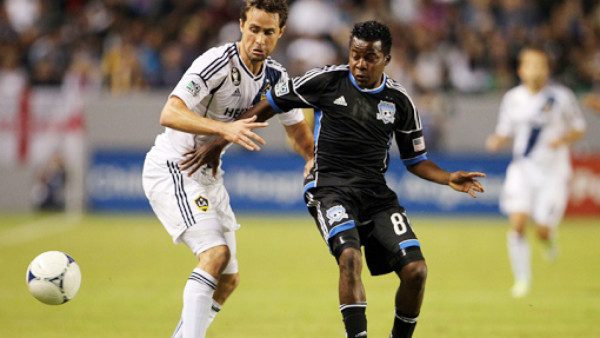 La falta de Marvin Chávez contra Beckham que le costó la amarilla