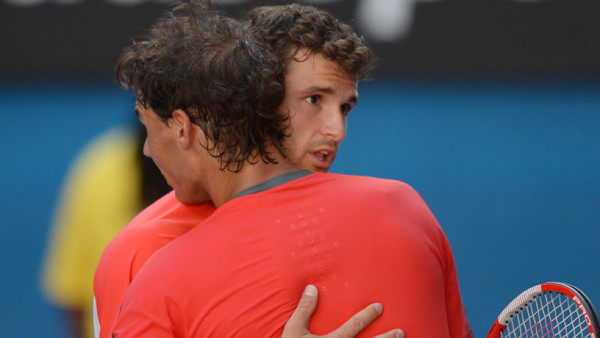Rafael Nadal sufrió, pero eliminó al novio de Sharapova