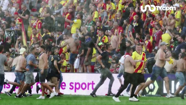 Botellazos, pelea entre aficionados y jugadores y emboscadas: los incidentes en la Ligue 1 de Francia en la 2021/22