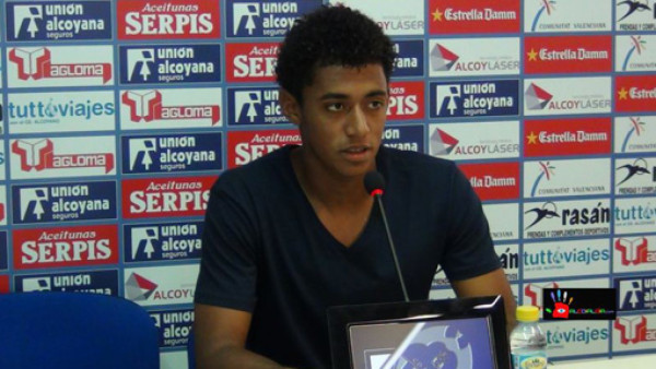 Lozano fue titular junto a grandes figuras