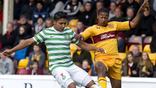 Emilio y el Celtic consiguen el liderato en Escocia