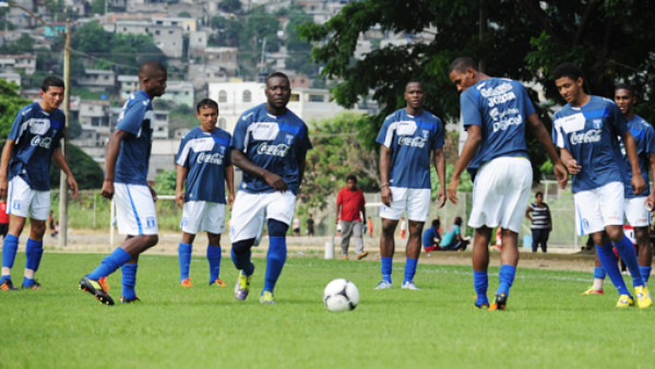 Armá el 11 titular de Honduras contra Ecuador