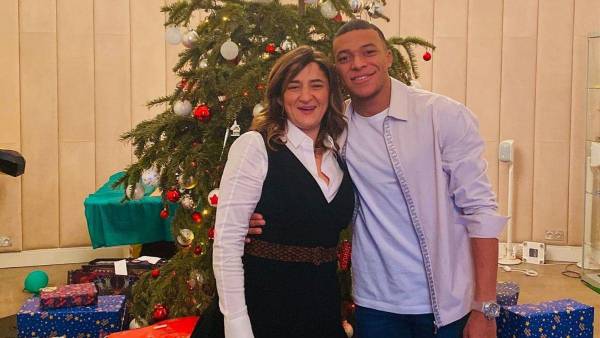 La madre de Mbappé es quien ha estado negociando con los clubes sobre el futuro del francés.