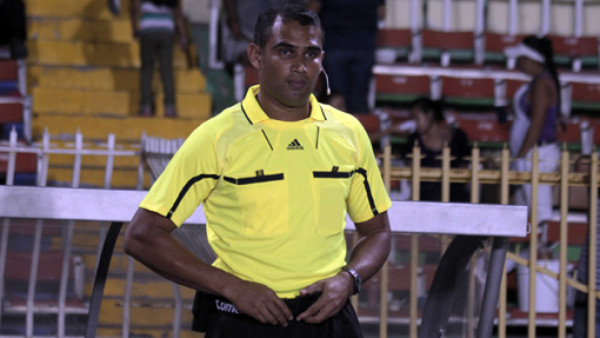 Óscar Moncada será el árbitro en el Real España-Olimpia