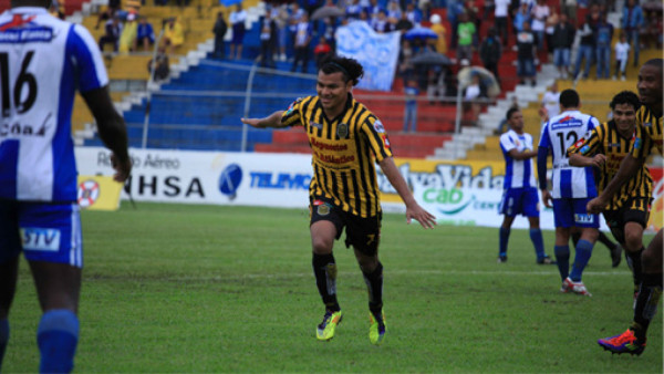 Real España, nuevo líder del Apertura