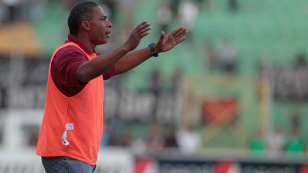 Clavasquín no tira las campanas al vuelo en Motagua