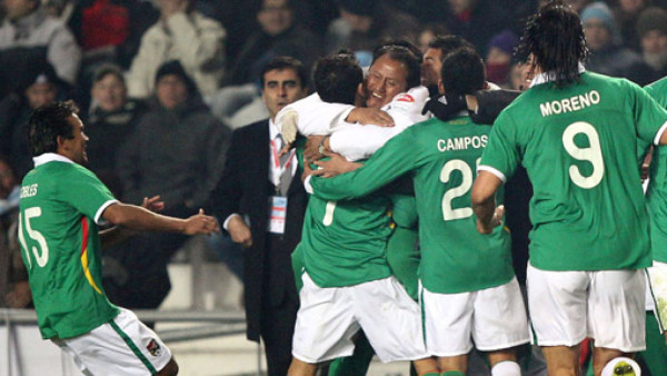 Bolivia arruina el debut de Argentina
