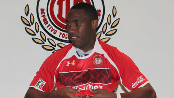 Panameño Luis Tejada es fichado y presentado por el Toluca