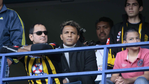 Carlos Pavón anunció su retiro