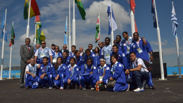 Bandera de Honduras ya flamea en Villa Panamericana