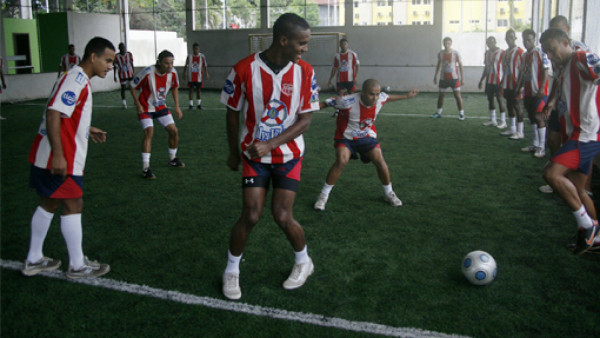 Vida espera un milagro para entrar