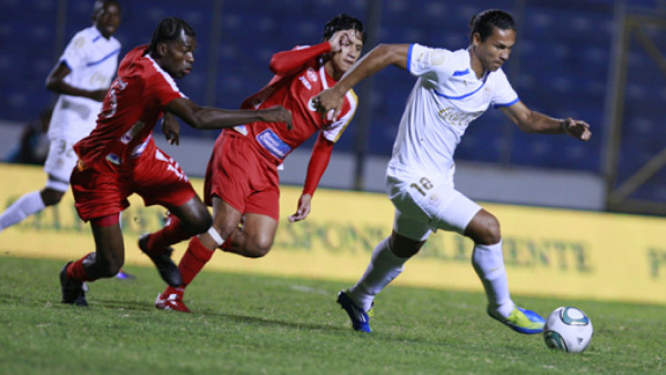 Olimpia sostiene un invicto de hierro