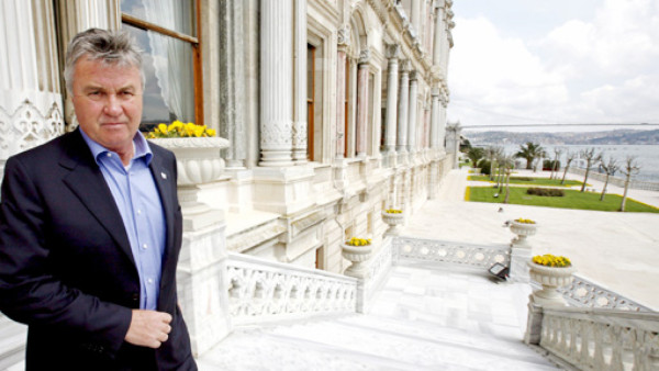 Guus Hiddink anuncia su retiro del fútbol
