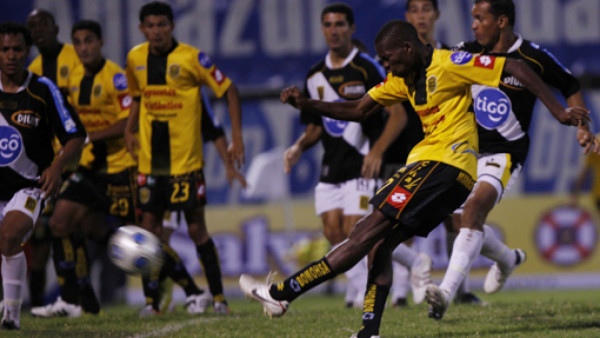 Real España recuperó el segundo lugar