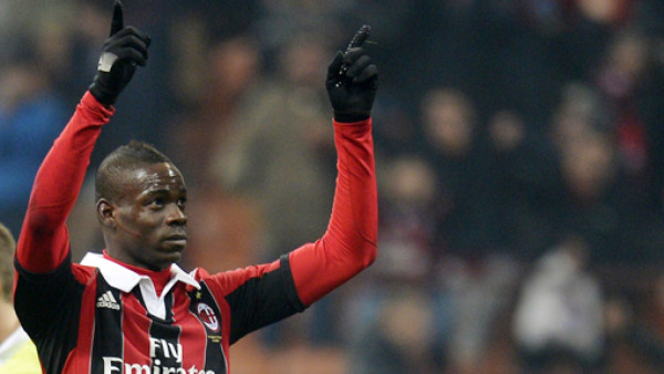 VIDEO - El golazo de Mario Balotelli en triunfo del Milan
