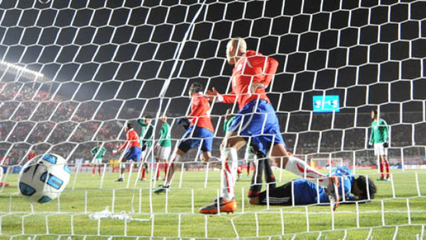 Chile bailó y dejó sufriendo a México