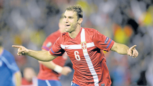 Ivanovic vale más que toda la Selección de Honduras