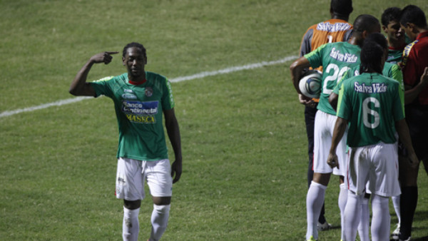 Marathón acabó bailando al Real España