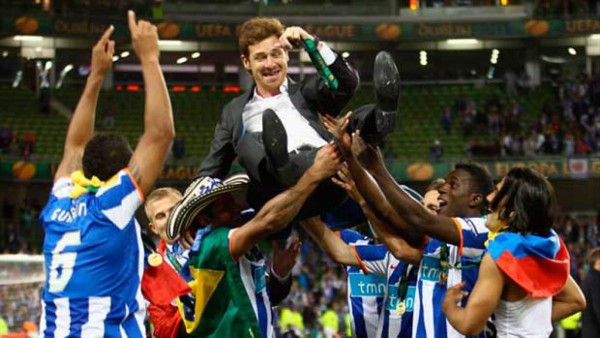 Fue técnico del Chelsea, Tottenham y del Porto; ahora vive su sueño como piloto de Rally