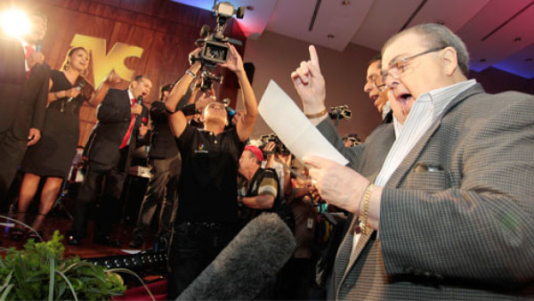 Olimpia presenta himno de su centenario