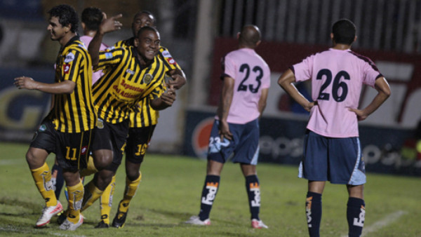 Pavón agranda el invicto del Real España
