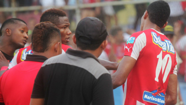 Shannon Welcome y Yul Arzú por poco se van a los golpes en el Vida