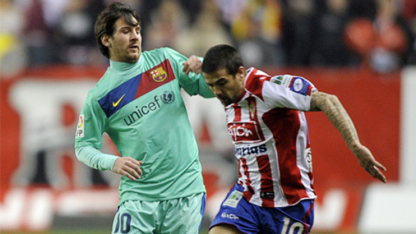 David Villa salva al Barcelona con golazo