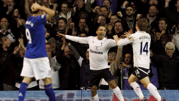 Tottenham da caza al Manchester United