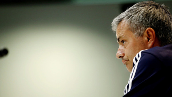 La ironía de Mourinho: 'Higuaín jugará de lateral izquierdo'