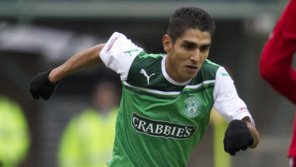 Jorge Claros titular en empate del Hibernian
