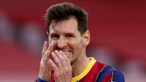 Ahora se dedica a las carreras de autos y escribió un libro donde le tira con todo a Messi, Cristiano y el Barcelona: 'Es falso y provocador'