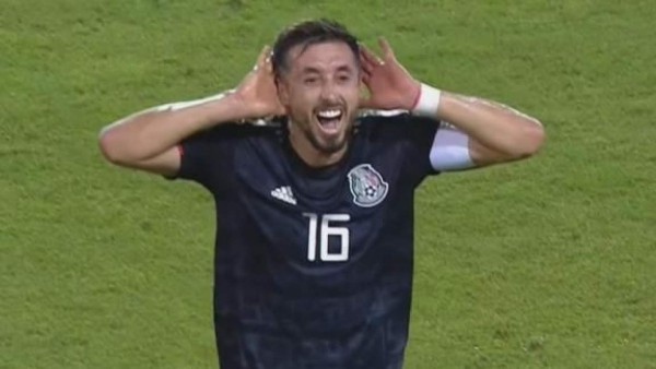 NO SE VIO: Cachetada del árbitro al Chucky Lozano y el gesto de Héctor Herrara en la goleada de México a Bermudas