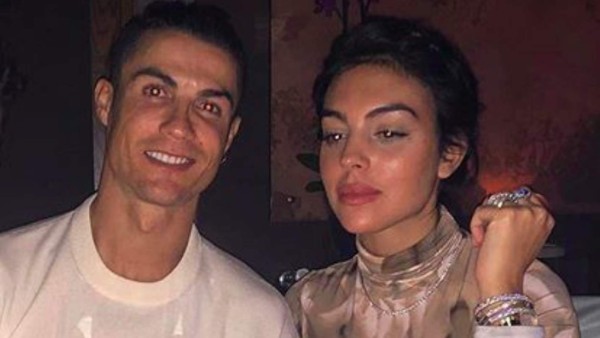 Increíble: Así celebraron el cumpleaños 35 de Cristiano Ronaldo en India, con pastel gigante y cánticos&nbsp;&nbsp;