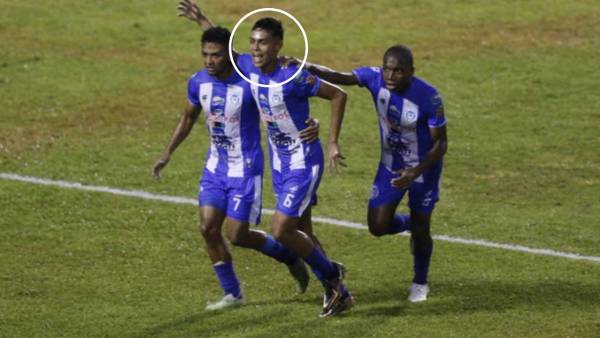 El mediocampista Carlos Matute (21) alcanzó a jugar 45 partidos en cuatro torneos con Victoria.