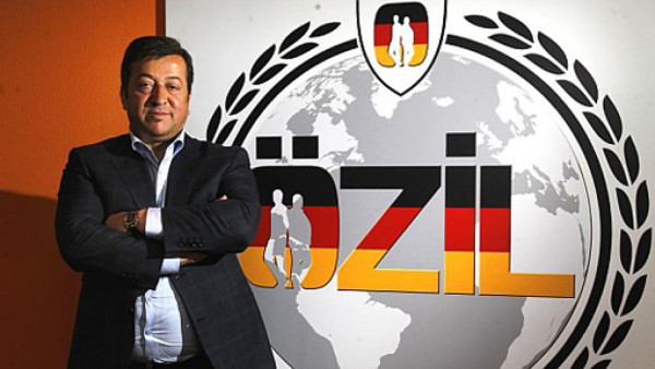 Mustafa Özil: 'Florentino no es un hombre de honor”