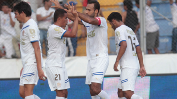 Olimpia ruge en casa goleando a Marathón