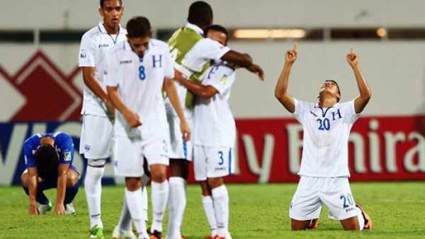 Honduras a un juego de la marca de Costa Rica en Mundiales