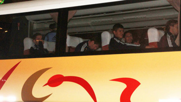 Bus de Argentina recibió ataque de piedras y pedazos de ladrillos