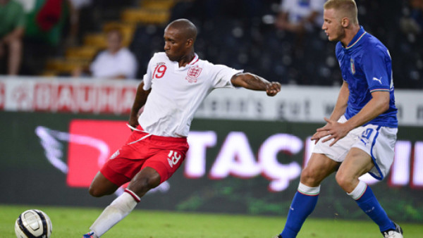 Inglaterra venció a una inexperta Italia