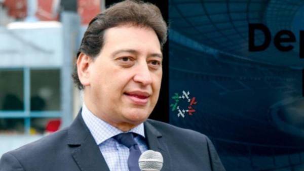 Enrique Burak es uno de los comentaristas mexicanos más respetados en la actualidad.